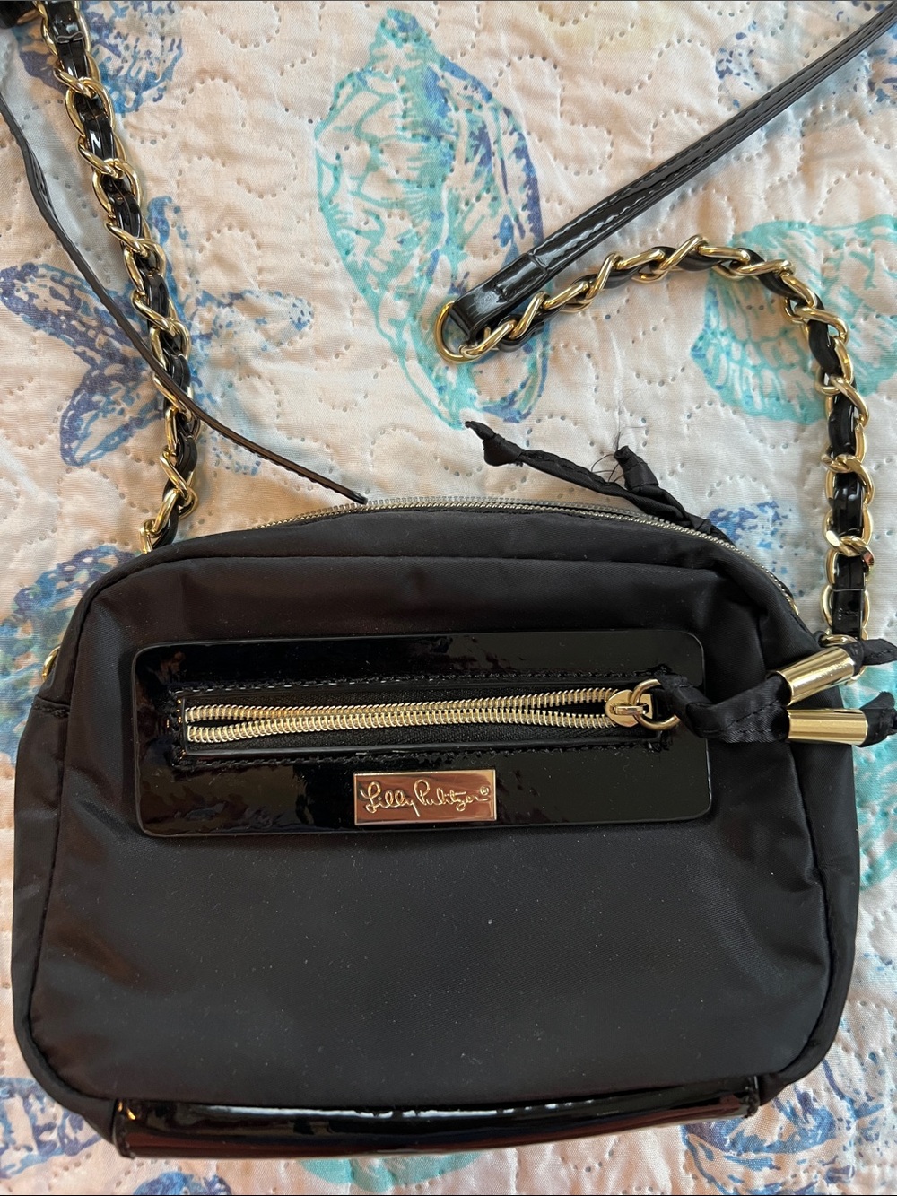 Lilly Pulitzer Liadan Black Crossbody with Gold Chain Accent